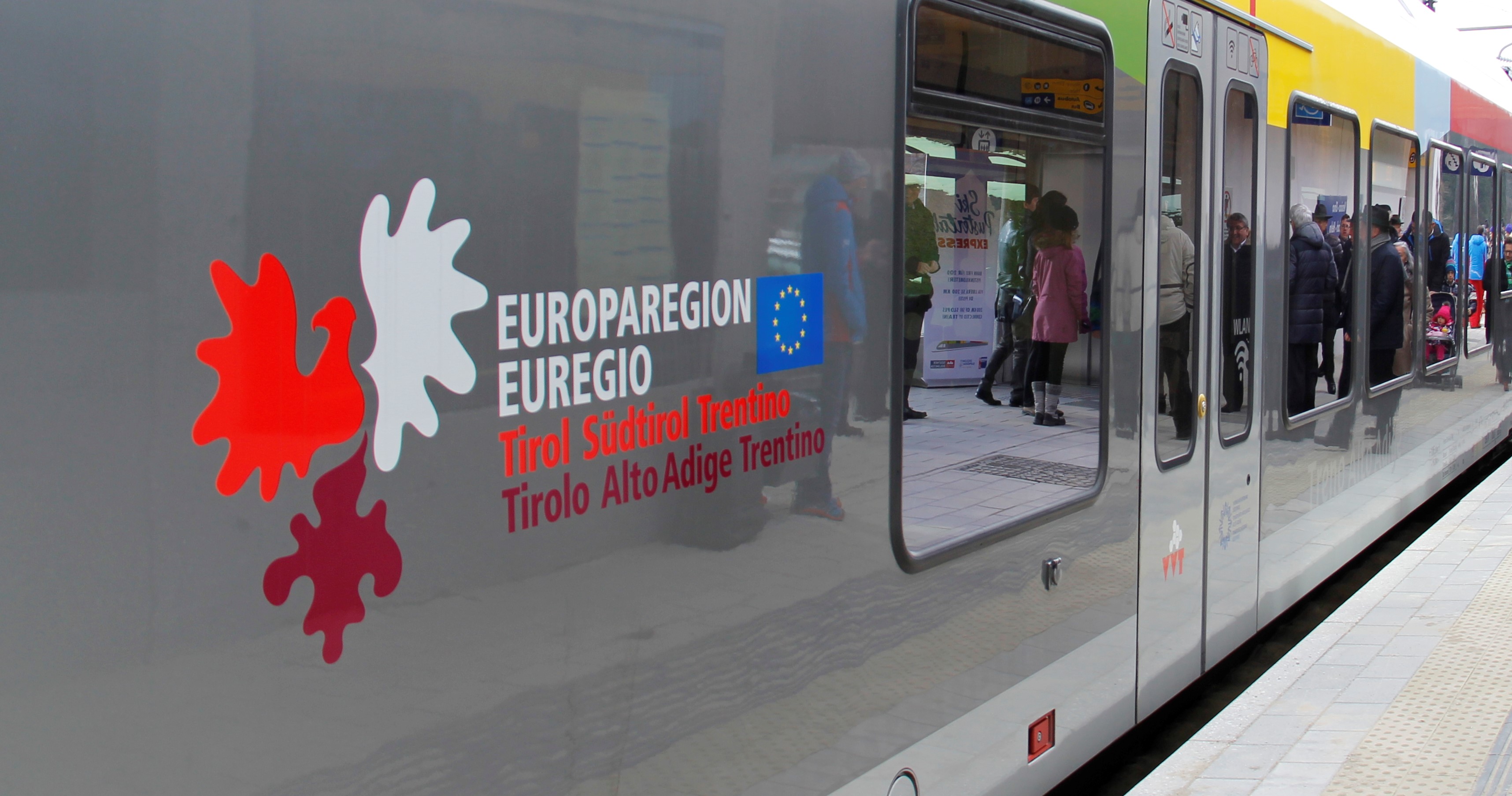 Treno con logo Euregio